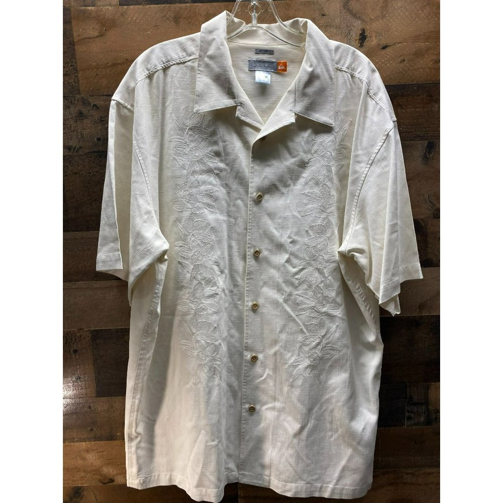 Quiksilver Comfort Fit Men's Short Sleeve Button Up Size X-Large